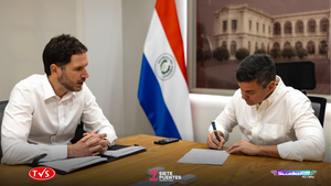 SANTIAGO PEÑA PROMULGA LEY QUE LIMITA EMBARGOS Y DESCUENTOS SALARIALES A FUNCIONARIOS PÚBLICOS - «TVS DIGITAL»