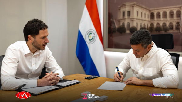 SANTIAGO PEÑA PROMULGA LEY QUE LIMITA EMBARGOS Y DESCUENTOS SALARIALES A FUNCIONARIOS PÚBLICOS - «TVS DIGITAL»