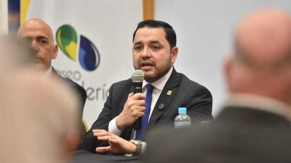 Luis Bello informó sobre 200 sumarios a posibles planilleros en la Municipalidad de Asunción