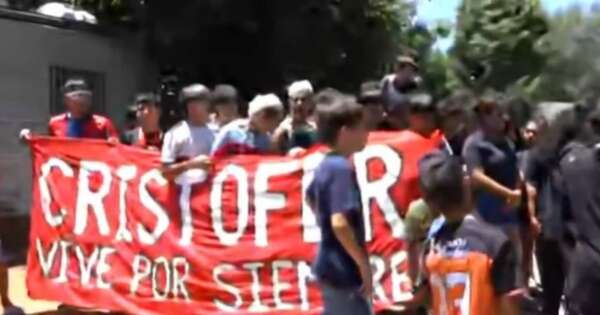 La Nación / Pantanal: vecinos se manifiestan y piden justicia para joven de 16 años asesinado