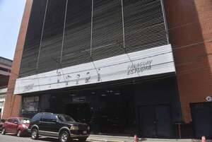 Polémica en el MEC: más directores con privilegiadas becas, adjudicadas por G. 1.650 millones - Nacionales - ABC Color