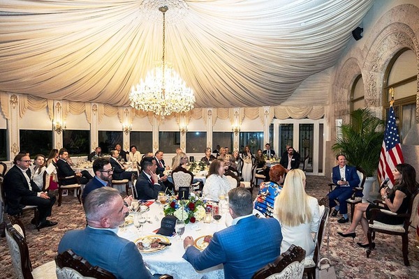 Raúl Latorre participa en encuentro internacional de líderes en Mar-a-Lago - ADN Digital