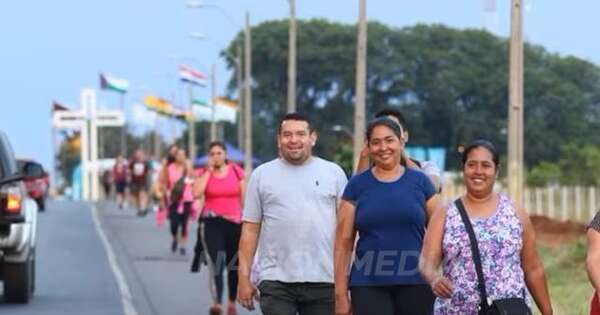 La Nación / A pesar de desafíos, Paraguay se destaca como uno de los países más positivos del mundo