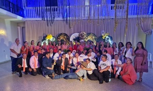 Emotivo reencuentro de la Promo 1990 del Colegio Nacional Dr. Pedro P. Peña - OviedoPress