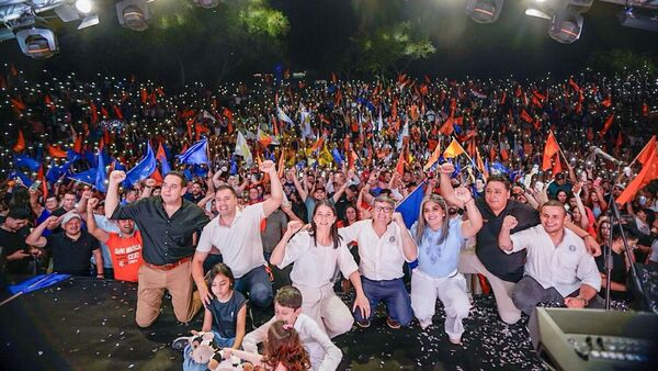 Mujica y Prieto cierran campaña con llamado a “restituir la voluntad popular”