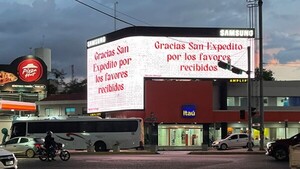 Amplify lleva la tradición paraguaya a otro nivel con mensajes de San Expedito en vivo