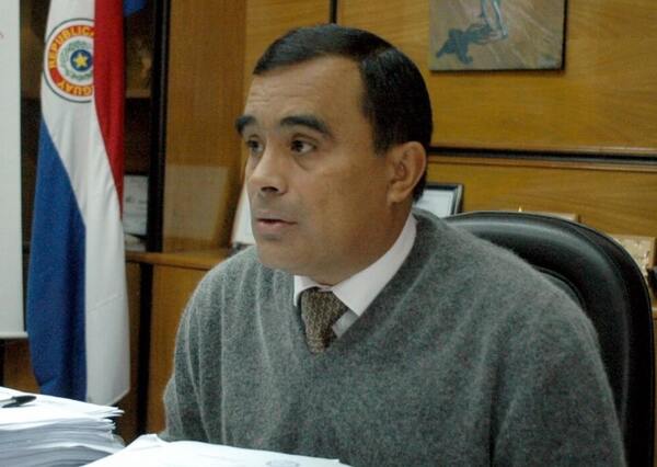 Roberto Cárdenas se entrega para cumplir su condena