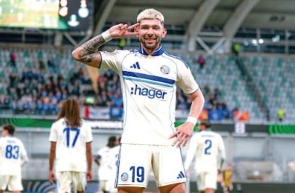 Victoria de Estrasburgo con gol de Enciso por Conference League