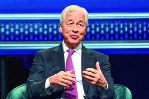 Dimon: Abrazar la IA, pero no tan rápido si elimina empleos