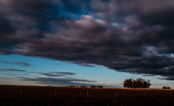 Lluvias con variada intensidad y leve descenso de temperatura