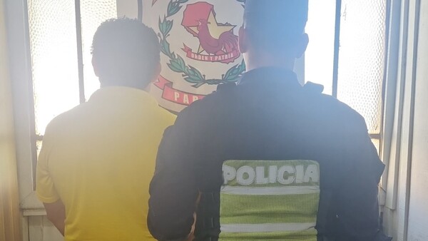 Tóxico nivel Dios: Lo pillaron haciendo fogata con las pertenencias de su ex