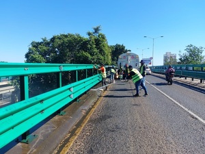 MOPC ejecuta plan integral de mantenimiento en los principales viaductos de Asunción