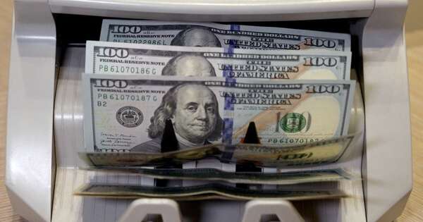 La Nación / El dólar se enfrenta a otra posible caída global: en Paraguay su precio se mantiene estable