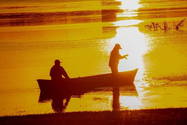 Villa Florida: pescadores piden a las autoridades que asistencia llegue en tiempo y forma - Nacionales - ABC Color