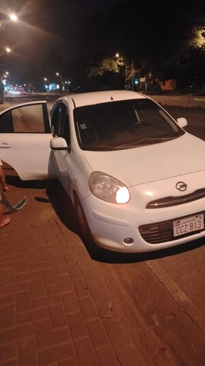Video. Bache en San Lorenzo deja varada a madre que transportaba a su hija discapacitada » San Lorenzo PY