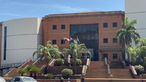 Hurtan motocicleta de funcionario del Poder Judicial frente al Palacio de Justicia - Concepción al Día