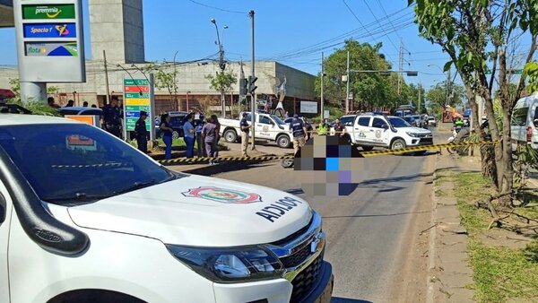 Motociclista muere arrollada por un bus a pocos metros de su trabajo
