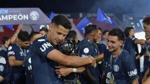 Alex Arce, título con Independiente y convocatoria a la Albirroja