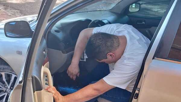 Video: Un jefe del Infona atropella a una mujer que barría la vía pública en Saltos del Guairá