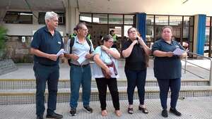 Enfermeras del IPS se movilizaron contra tercerización de servicios - Nacionales - ABC Color