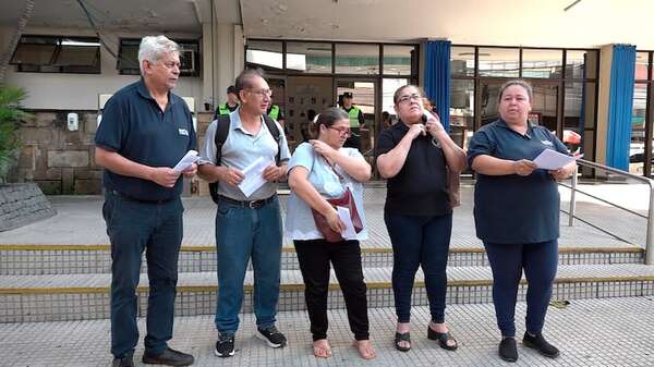 Enfermeras del IPS se movilizaron contra tercerización de servicios - Nacionales - ABC Color