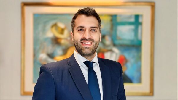 “Nuestro trabajo no es solo transacciones, sino también historias humanas”