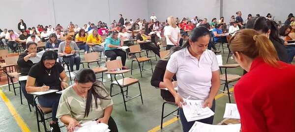 MEC y concurso docente: sindicatos rechazan examen en una sola sede - Nacionales - ABC Color