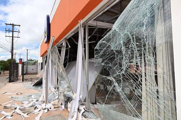 Katueté: Fiscalía solicita captura de 10 presuntos implicados en ataque a banco  - Policiales - ABC Color