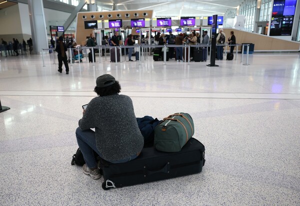 Cientos de vuelos cancelados en EE.UU. por cierre gubernamental