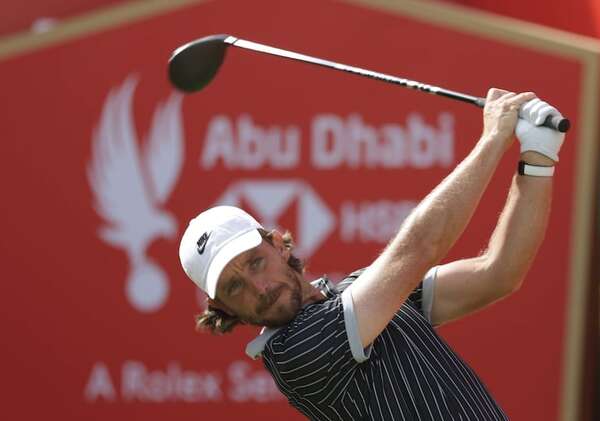 Fleetwood se mantiene en cabeza en Abu Dabi empatado con el también inglés Rai Aaron  - Polideportivo - ABC Color
