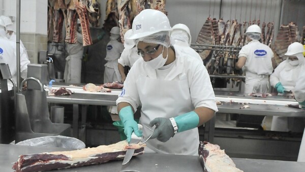 Habrá costilla para fiestas, aseguran, pero a precios fijados por el mercado