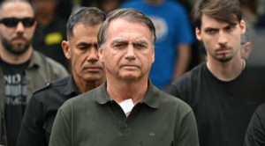 Justicia rechaza apelación de Bolsonaro y confirma condena de 27 años
