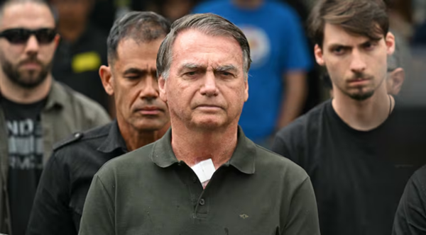 Justicia rechaza apelación de Bolsonaro y confirma condena de 27 años