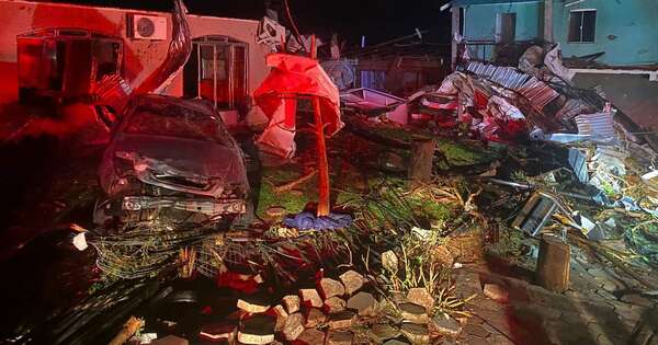 La Nación / Rio Bonito do Iguaçu: tornado deja el 80 % de la ciudad destruida, 5 muertos y cientos de heridos