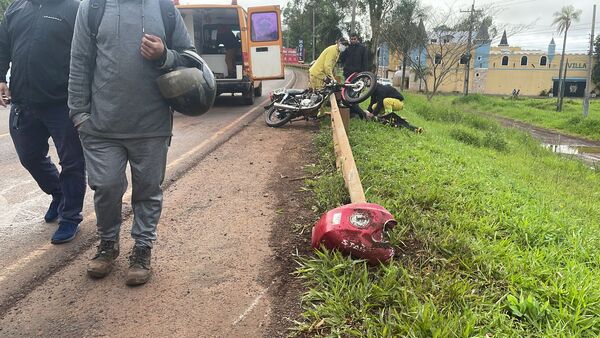 Motociclista lesionado tras colisionar con un automóvil en San Juan del Paraná