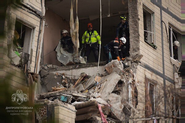 Dos muertos y cortes de suministro en ataque ruso a infraestructura energética ucraniana