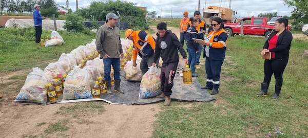Villa Florida: entregan víveres a afectados por la crecida del río Tebicuary - Nacionales - ABC Color