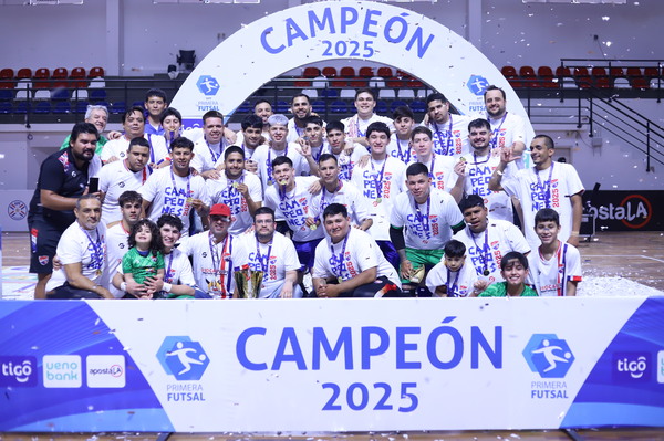3 de Noviembre conquistó el título en la categoría Primera de Futsal