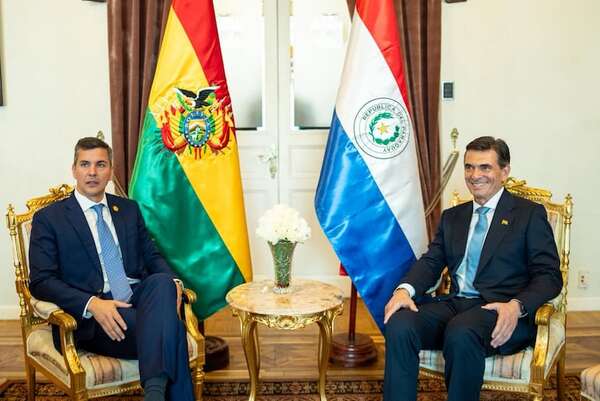 De esto hablaron Santiago Peña y el nuevo presidente de Bolivia en su primera reunión - Política - ABC Color