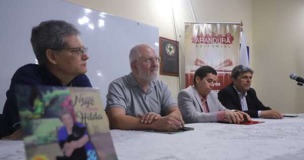 La Nación / “Le damos más tiempo a las redes que a cultivar el afecto familiar”