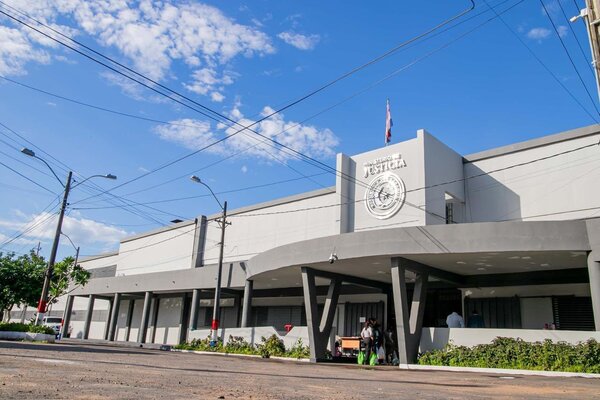 Tres agentes destituidos en Tacumbú por ingresar objetos prohibidos