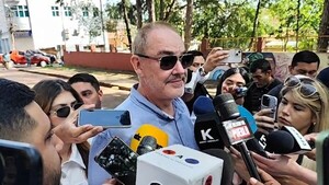 González Vaesken ejerce su voto con un llamado a la “reconciliación” partidaria