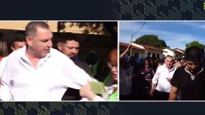 Escrache a gritos al senador Javier Zacarías Irún en el Centro Regional de CDE