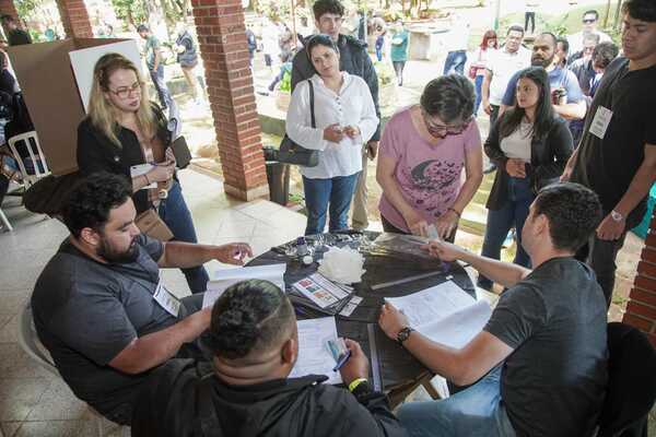 Boca de urna en Ciudad del Este marca importante ventaja para el candidato Y