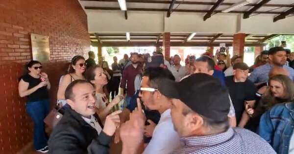 Diario HOY | “Miguel, ladrón”: escrachan a Prieto durante elecciones en CDE