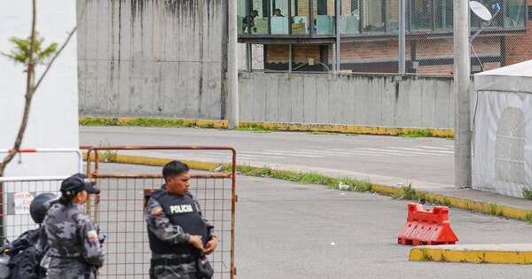 La Nación / Ecuador: reportan 4 muertos y 44 reclusos heridos en un tiroteo en una cárcel