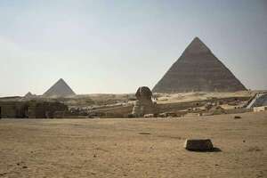 Egipto detiene a turistas acusados de tomarse fotos desnudos en las pirámides - Mundo - ABC Color