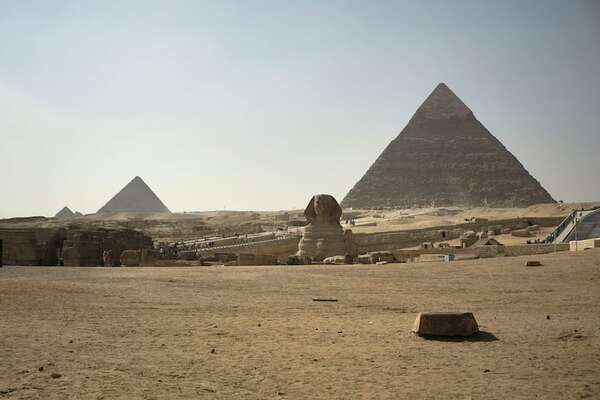 Egipto detiene a turistas acusados de tomarse fotos desnudos en las pirámides - Mundo - ABC Color