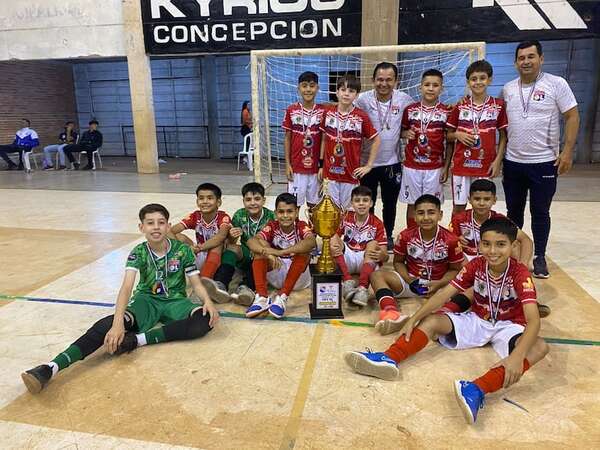 Escuelas de fútbol de salón tienen nuevos campeones nacionales - Polideportivo - ABC Color