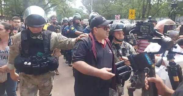 Simpatizantes de Yo Creo intentan agredir a fiscal electoral - ADN Digital